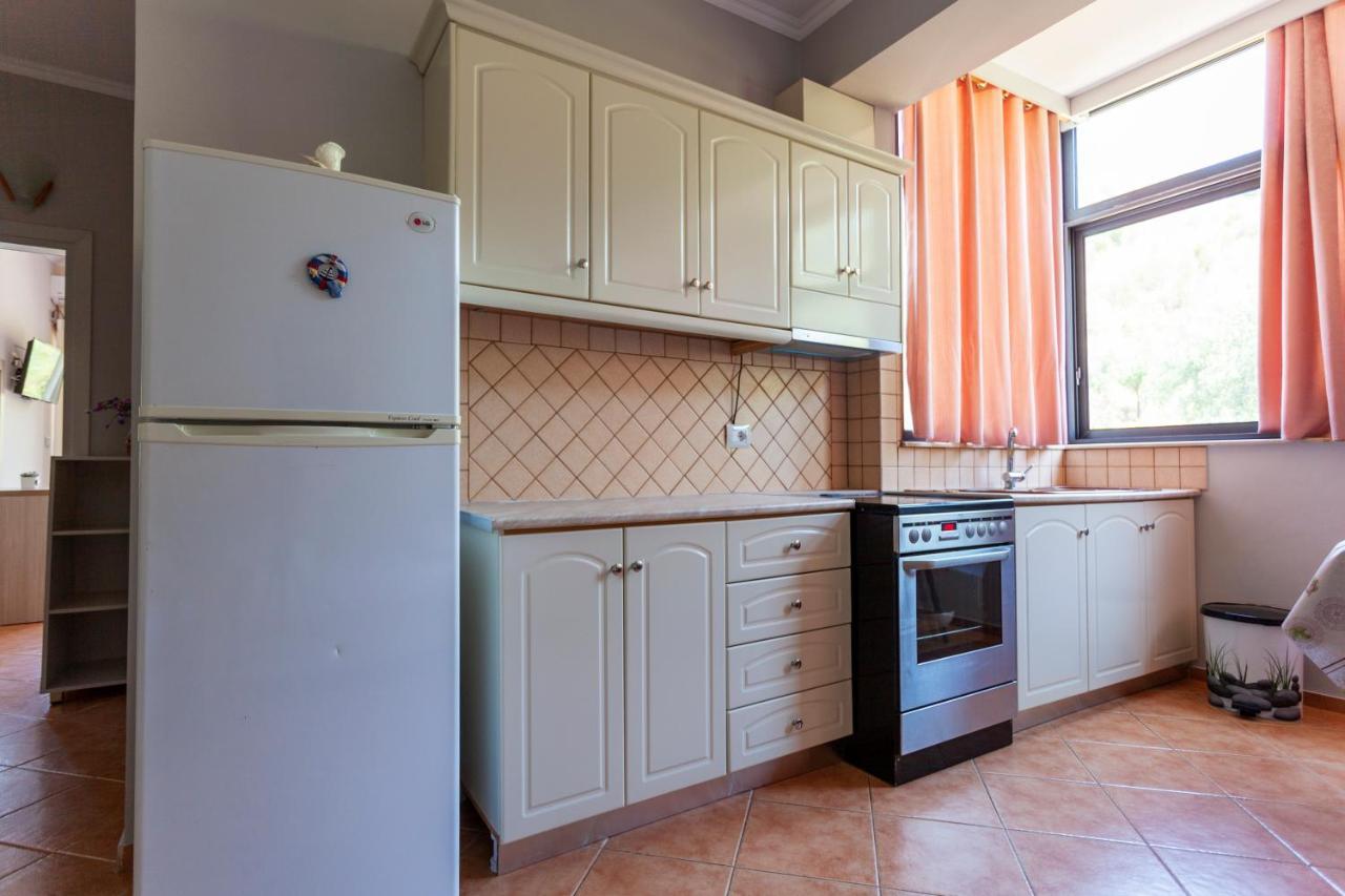 Toni Retzo Rooms Himare Esterno foto
