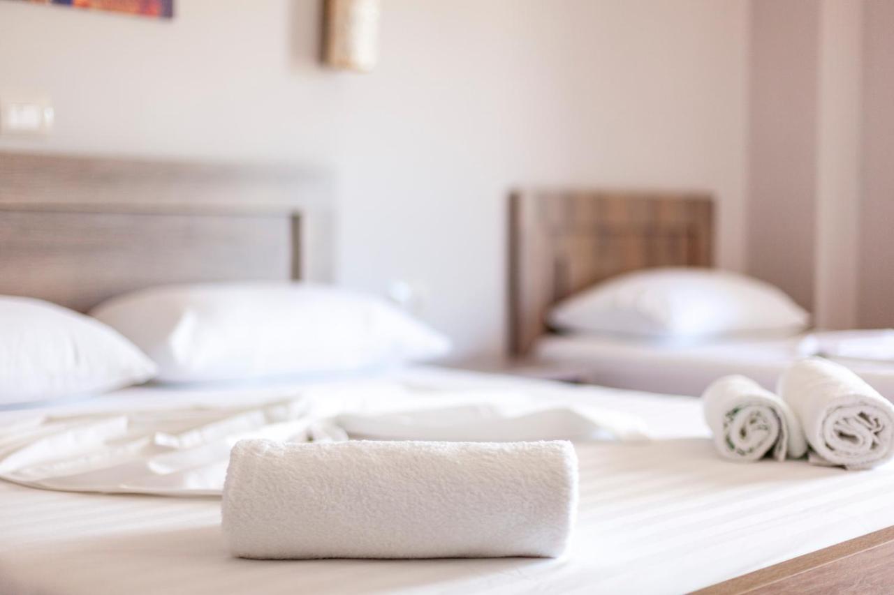 Toni Retzo Rooms Himare Esterno foto
