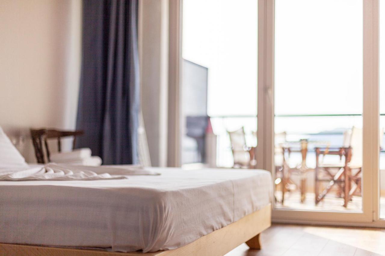 Toni Retzo Rooms Himare Esterno foto