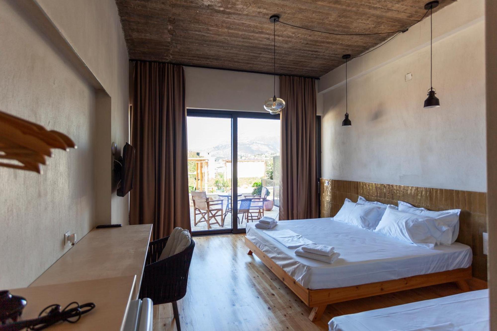 Toni Retzo Rooms Himare Esterno foto