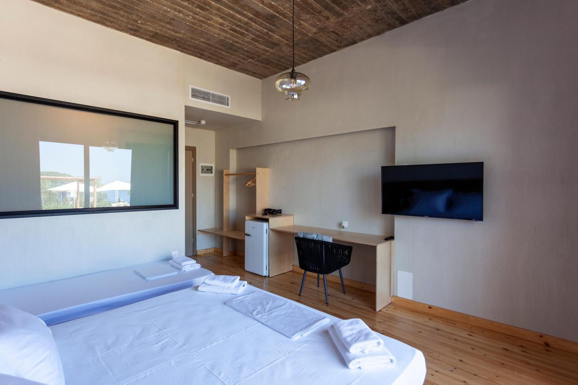 Toni Retzo Rooms Himare Esterno foto